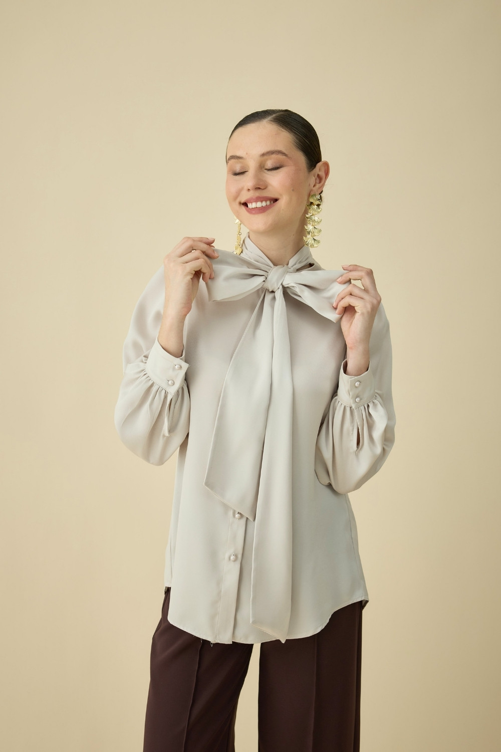 FULARLI SATEN BLUZ BEJ - 2