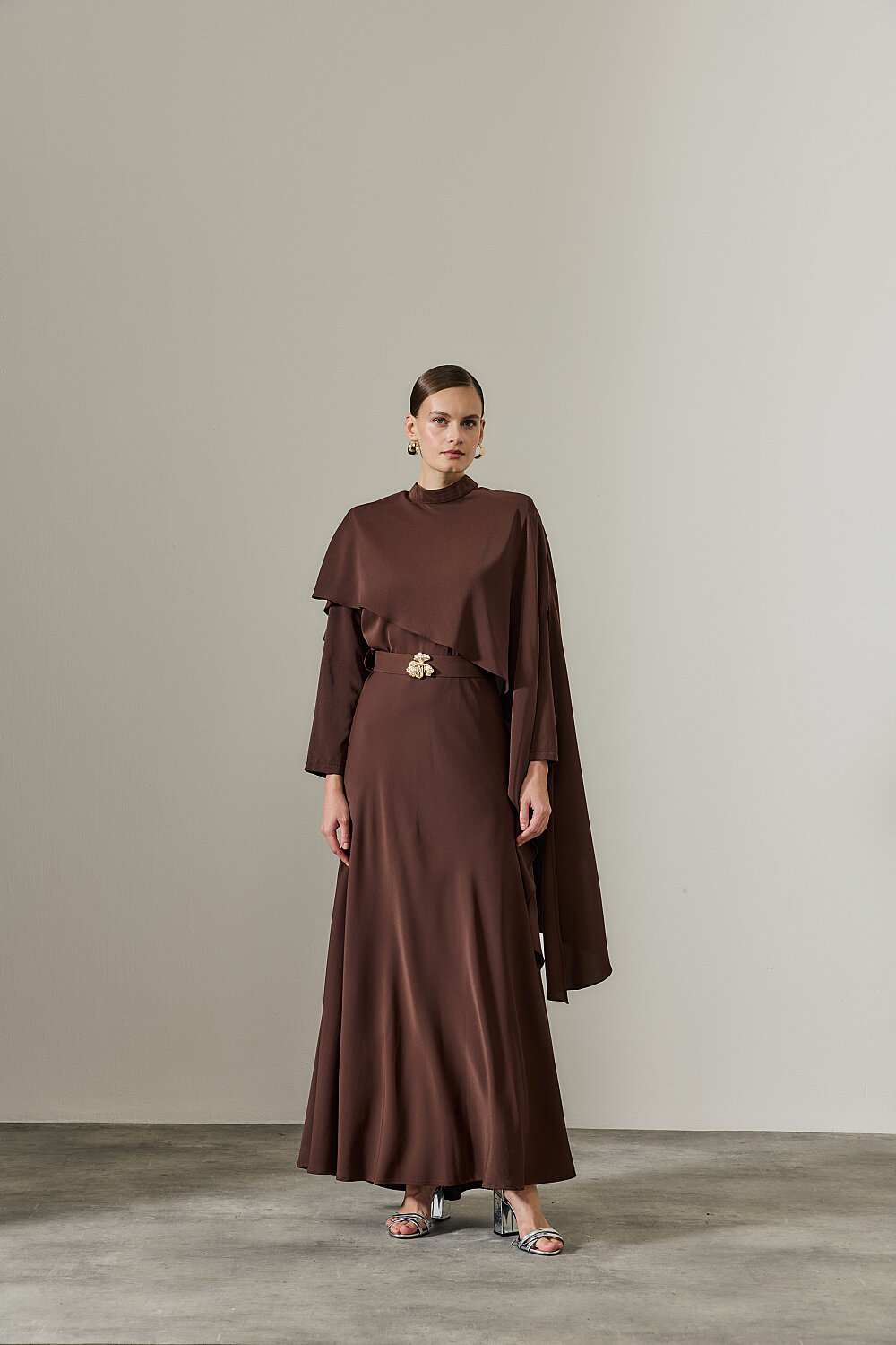 PELERİN DETAYLI ABİYE ELBİSE KAHVE - 3